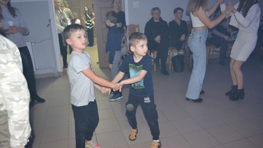 Bal andrzejkowy w Centrum Społeczno - Kulturalnym w Gorzkowie [GALERIA ZDJĘĆ]