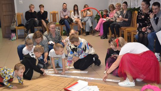 Bal andrzejkowy w Centrum Społeczno - Kulturalnym w Gorzkowie [GALERIA ZDJĘĆ]