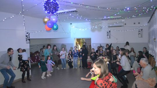 Bal andrzejkowy w Centrum Społeczno - Kulturalnym w Gorzkowie [GALERIA ZDJĘĆ]