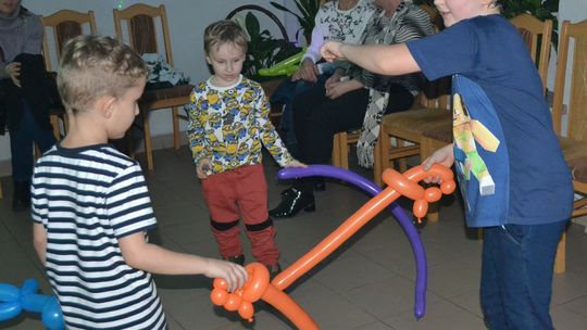 Bal andrzejkowy w Centrum Społeczno - Kulturalnym w Gorzkowie [GALERIA ZDJĘĆ]