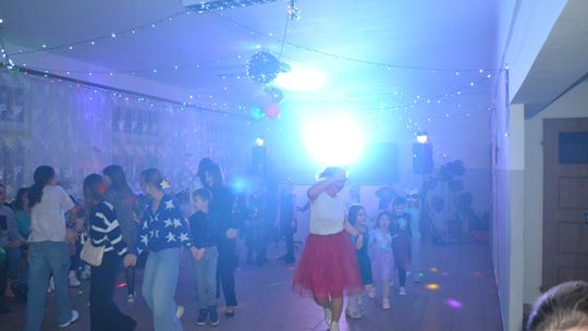 Bal andrzejkowy w Centrum Społeczno - Kulturalnym w Gorzkowie [GALERIA ZDJĘĆ]