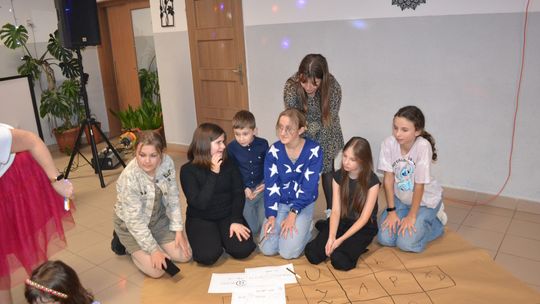 Bal andrzejkowy w Centrum Społeczno - Kulturalnym w Gorzkowie [GALERIA ZDJĘĆ]