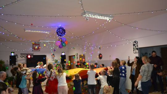 Bal andrzejkowy w Centrum Społeczno - Kulturalnym w Gorzkowie [GALERIA ZDJĘĆ]