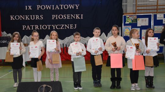 Gm. Łopiennik Górny. IX Powiatowy Konkurs Piosenki Patriotycznej [GALERIA ZDJĘĆ]