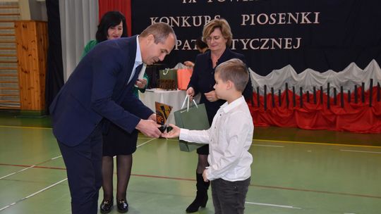 Gm. Łopiennik Górny. IX Powiatowy Konkurs Piosenki Patriotycznej [GALERIA ZDJĘĆ]