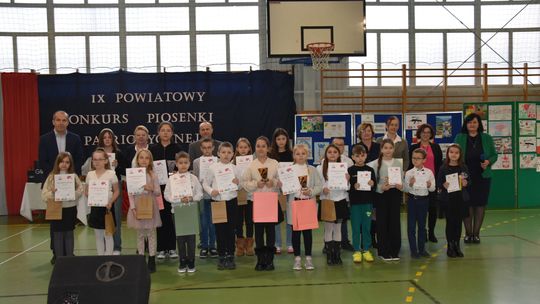 Gm. Łopiennik Górny. IX Powiatowy Konkurs Piosenki Patriotycznej [GALERIA ZDJĘĆ]