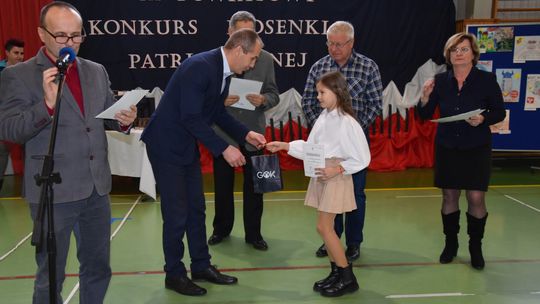 Gm. Łopiennik Górny. IX Powiatowy Konkurs Piosenki Patriotycznej [GALERIA ZDJĘĆ]