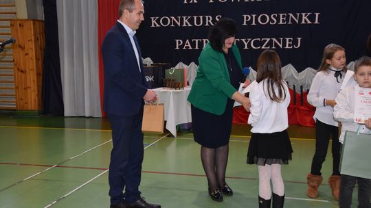 Gm. Łopiennik Górny. IX Powiatowy Konkurs Piosenki Patriotycznej [GALERIA ZDJĘĆ]