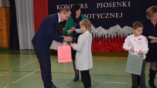 Gm. Łopiennik Górny. IX Powiatowy Konkurs Piosenki Patriotycznej [GALERIA ZDJĘĆ]