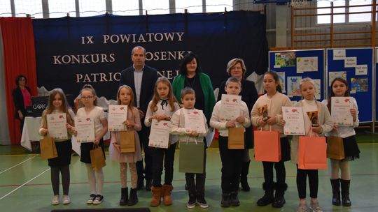 Gm. Łopiennik Górny. IX Powiatowy Konkurs Piosenki Patriotycznej [GALERIA ZDJĘĆ]