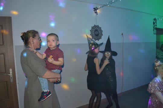 Bal andrzejkowy w Centrum Społeczno - Kulturalnym w Gorzkowie [GALERIA ZDJĘĆ]