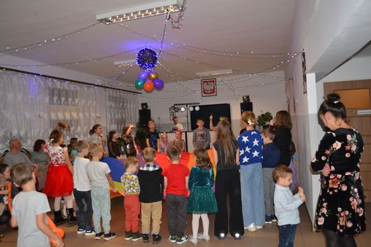 Bal andrzejkowy w Centrum Społeczno - Kulturalnym w Gorzkowie [GALERIA ZDJĘĆ]