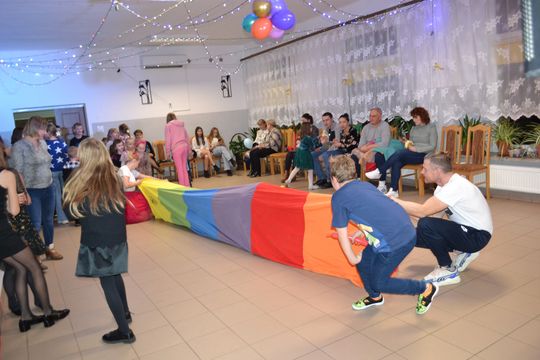 Bal andrzejkowy w Centrum Społeczno - Kulturalnym w Gorzkowie [GALERIA ZDJĘĆ]