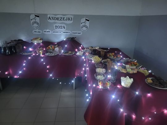 Bal andrzejkowy w Centrum Społeczno - Kulturalnym w Gorzkowie [GALERIA ZDJĘĆ]