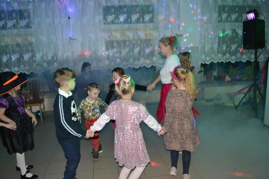 Bal andrzejkowy w Centrum Społeczno - Kulturalnym w Gorzkowie [GALERIA ZDJĘĆ]