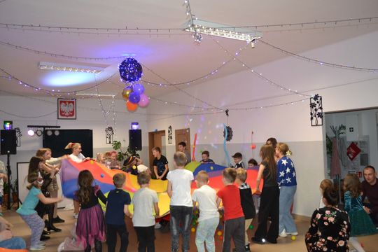 Bal andrzejkowy w Centrum Społeczno - Kulturalnym w Gorzkowie [GALERIA ZDJĘĆ]