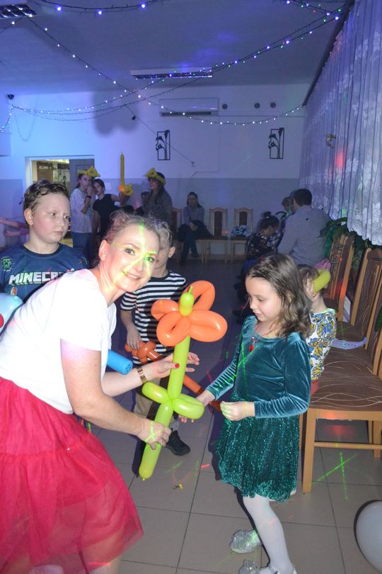 Bal andrzejkowy w Centrum Społeczno - Kulturalnym w Gorzkowie [GALERIA ZDJĘĆ]