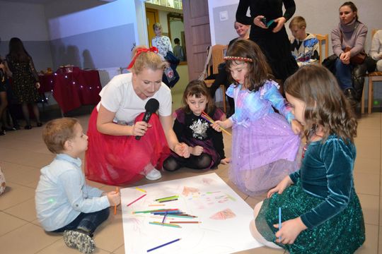 Bal andrzejkowy w Centrum Społeczno - Kulturalnym w Gorzkowie [GALERIA ZDJĘĆ]