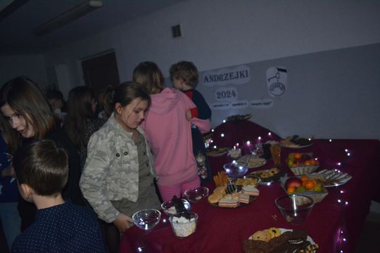 Bal andrzejkowy w Centrum Społeczno - Kulturalnym w Gorzkowie [GALERIA ZDJĘĆ]
