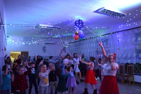 Bal andrzejkowy w Centrum Społeczno - Kulturalnym w Gorzkowie [GALERIA ZDJĘĆ]