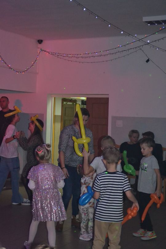 Bal andrzejkowy w Centrum Społeczno - Kulturalnym w Gorzkowie [GALERIA ZDJĘĆ]