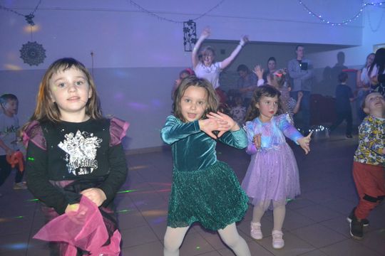 Bal andrzejkowy w Centrum Społeczno - Kulturalnym w Gorzkowie [GALERIA ZDJĘĆ]