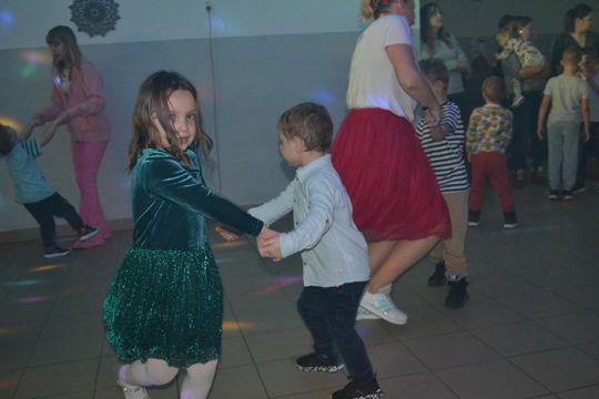 Bal andrzejkowy w Centrum Społeczno - Kulturalnym w Gorzkowie [GALERIA ZDJĘĆ]