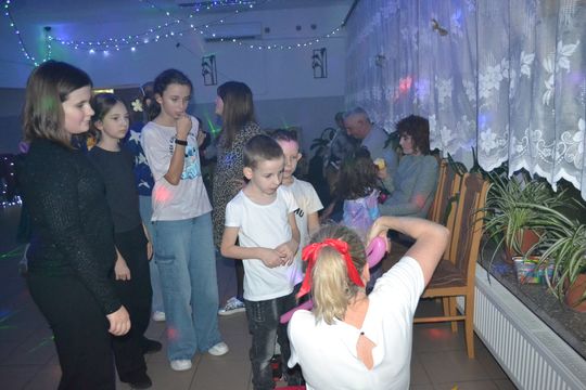 Bal andrzejkowy w Centrum Społeczno - Kulturalnym w Gorzkowie [GALERIA ZDJĘĆ]