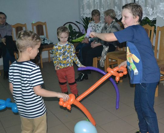 Bal andrzejkowy w Centrum Społeczno - Kulturalnym w Gorzkowie [GALERIA ZDJĘĆ]