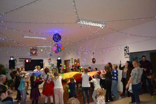 Bal andrzejkowy w Centrum Społeczno - Kulturalnym w Gorzkowie [GALERIA ZDJĘĆ]