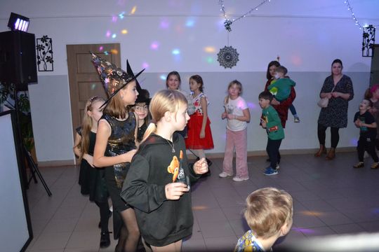 Bal andrzejkowy w Centrum Społeczno - Kulturalnym w Gorzkowie [GALERIA ZDJĘĆ]