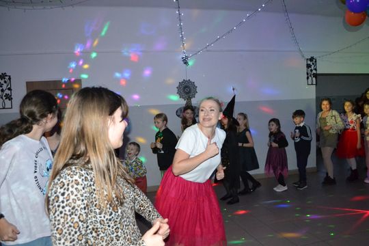 Bal andrzejkowy w Centrum Społeczno - Kulturalnym w Gorzkowie [GALERIA ZDJĘĆ]