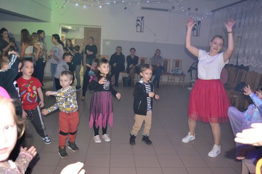 Bal andrzejkowy w Centrum Społeczno - Kulturalnym w Gorzkowie [GALERIA ZDJĘĆ]