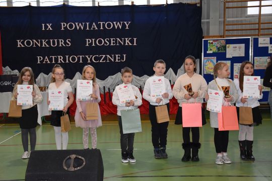 Gm. Łopiennik Górny. IX Powiatowy Konkurs Piosenki Patriotycznej [GALERIA ZDJĘĆ]