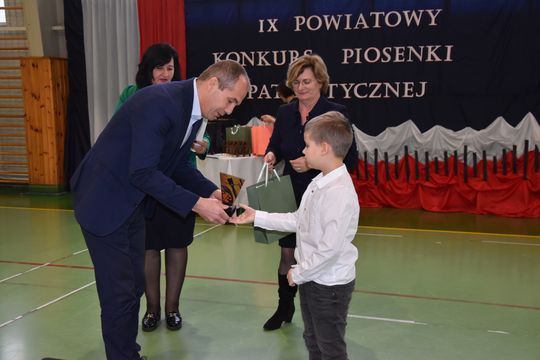 Gm. Łopiennik Górny. IX Powiatowy Konkurs Piosenki Patriotycznej [GALERIA ZDJĘĆ]