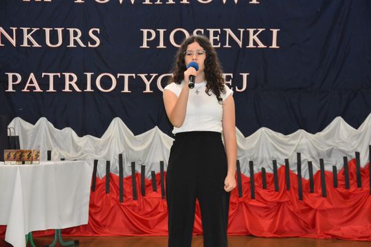 Gm. Łopiennik Górny. IX Powiatowy Konkurs Piosenki Patriotycznej [GALERIA ZDJĘĆ]