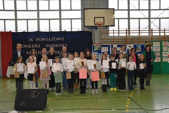 Gm. Łopiennik Górny. IX Powiatowy Konkurs Piosenki Patriotycznej [GALERIA ZDJĘĆ]