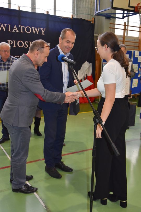 Gm. Łopiennik Górny. IX Powiatowy Konkurs Piosenki Patriotycznej [GALERIA ZDJĘĆ]