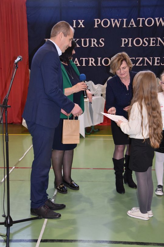 Gm. Łopiennik Górny. IX Powiatowy Konkurs Piosenki Patriotycznej [GALERIA ZDJĘĆ]