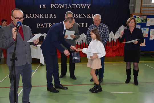 Gm. Łopiennik Górny. IX Powiatowy Konkurs Piosenki Patriotycznej [GALERIA ZDJĘĆ]