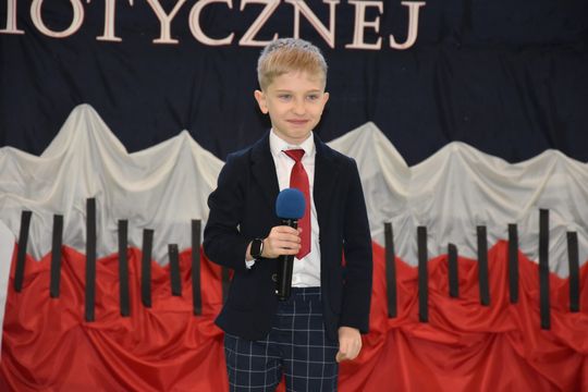 Gm. Łopiennik Górny. IX Powiatowy Konkurs Piosenki Patriotycznej [GALERIA ZDJĘĆ]