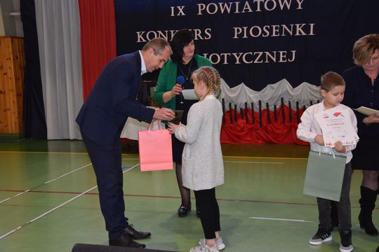 Gm. Łopiennik Górny. IX Powiatowy Konkurs Piosenki Patriotycznej [GALERIA ZDJĘĆ]