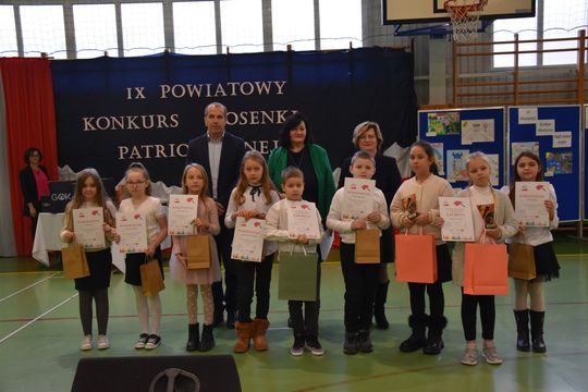 Gm. Łopiennik Górny. IX Powiatowy Konkurs Piosenki Patriotycznej [GALERIA ZDJĘĆ]