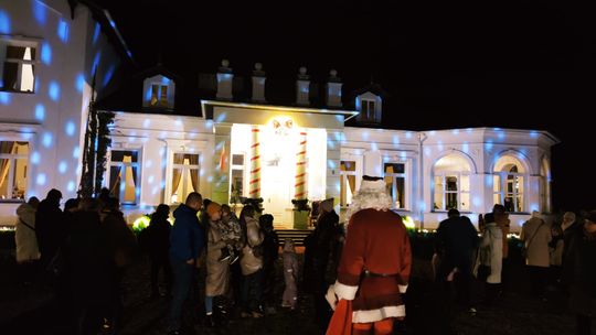 Gm. Siedliszcze. Jarmark świąteczny w Kuliku wieczorową porą... [GALERIA ZDJĘĆ]