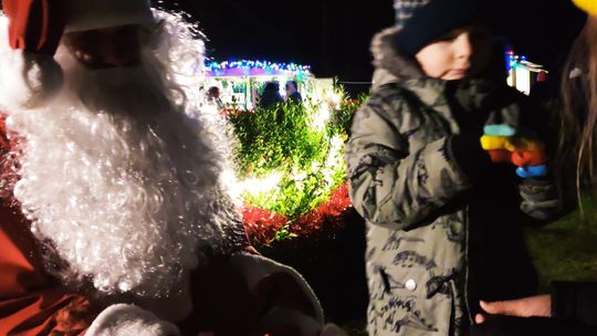 Gm. Siedliszcze. Jarmark świąteczny w Kuliku wieczorową porą... [GALERIA ZDJĘĆ]