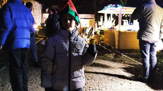 Gm. Siedliszcze. Jarmark świąteczny w Kuliku wieczorową porą... [GALERIA ZDJĘĆ]