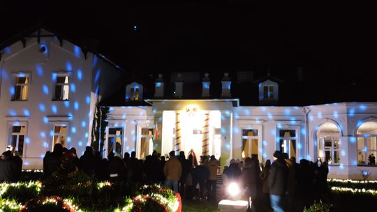 Gm. Siedliszcze. Jarmark świąteczny w Kuliku wieczorową porą... [GALERIA ZDJĘĆ]