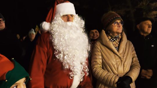 Gm. Siedliszcze. Jarmark świąteczny w Kuliku wieczorową porą... [GALERIA ZDJĘĆ]