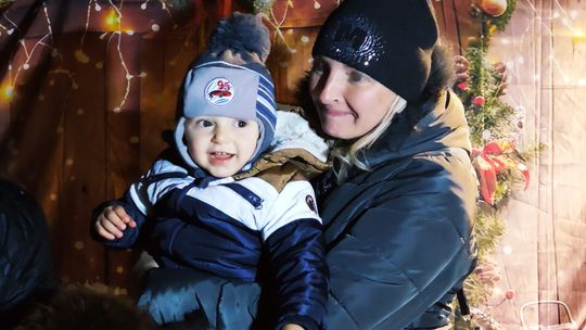 Gm. Siedliszcze. Jarmark świąteczny w Kuliku wieczorową porą... [GALERIA ZDJĘĆ]