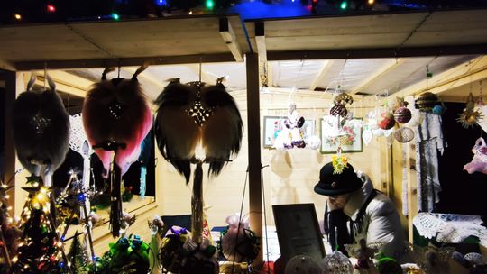 Gm. Siedliszcze. Jarmark świąteczny w Kuliku wieczorową porą... [GALERIA ZDJĘĆ]